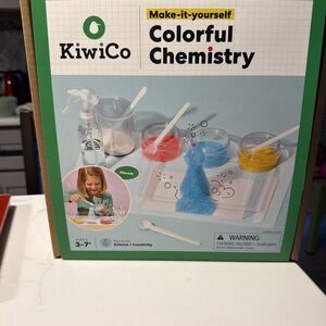 KiwiCo Colorful Chemistry